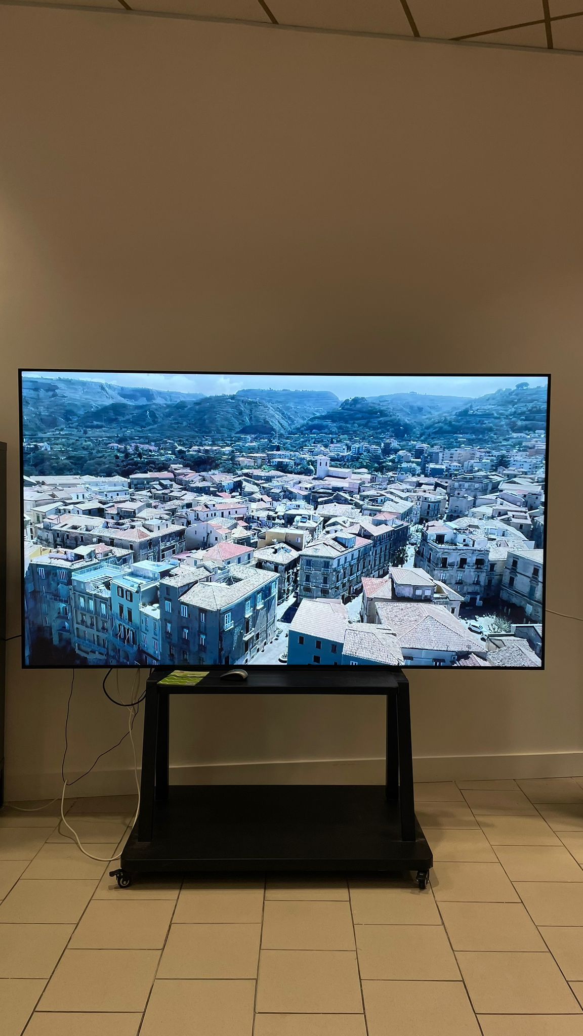 Smart TV + Heavy-Duty Mobile Trolley Bundle – Save $2,500!