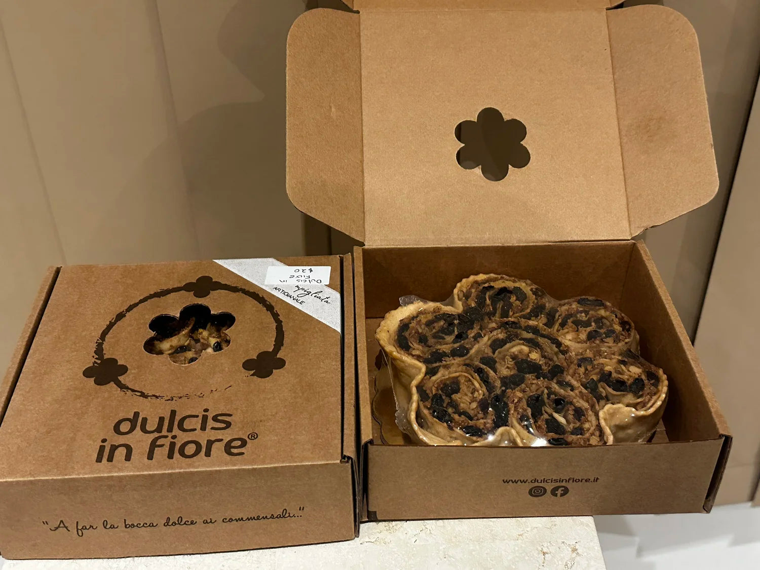 Dulcis in Fiore Fig Pastry - Flower-Shaped Artisan Dessert