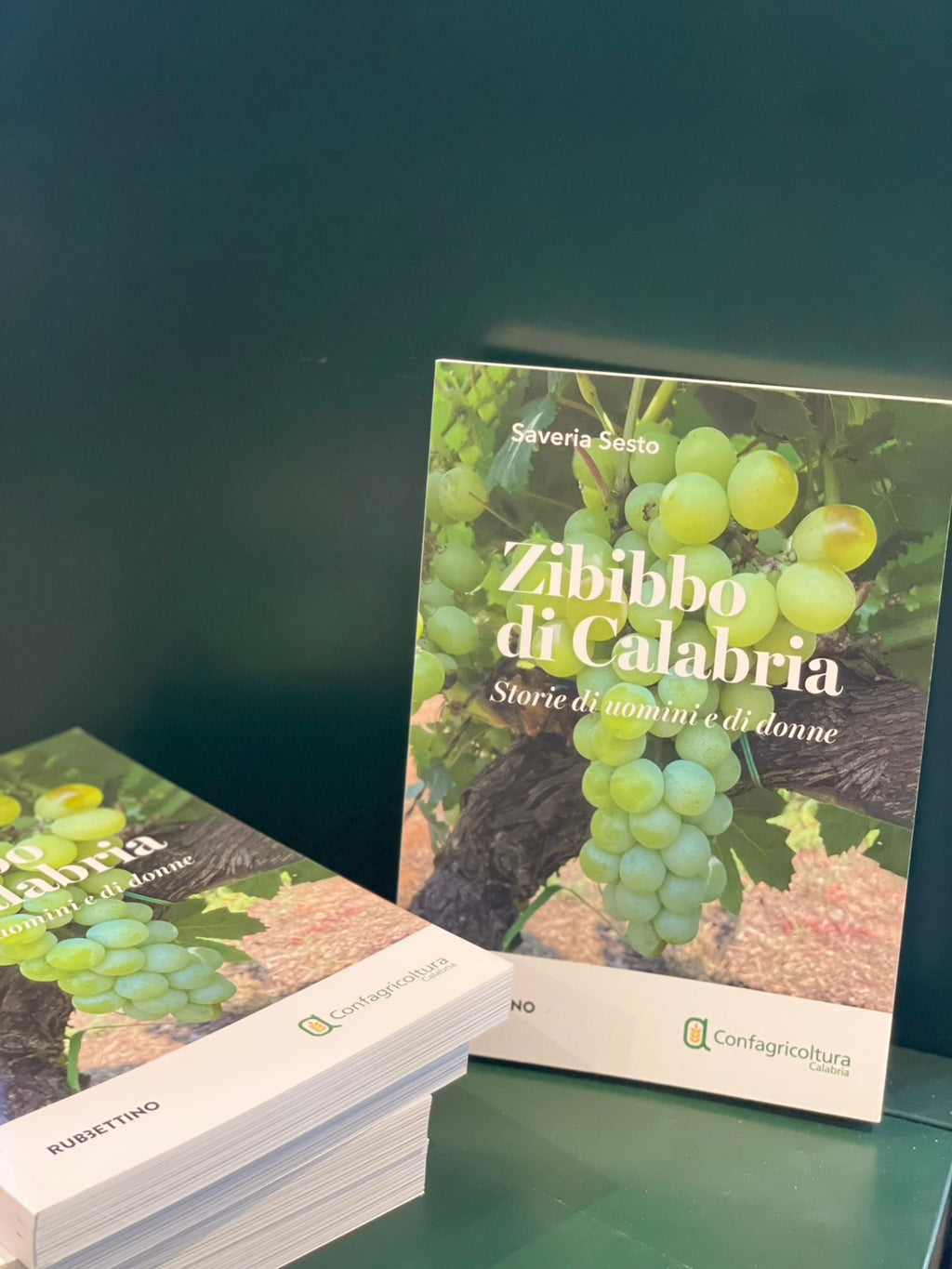 Zibibbo di Calabria: Storie di uomini e di donne
